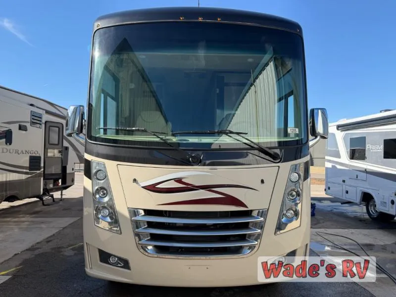 2021 Thor Motor Coach Miramar 35.2 - Photo 3