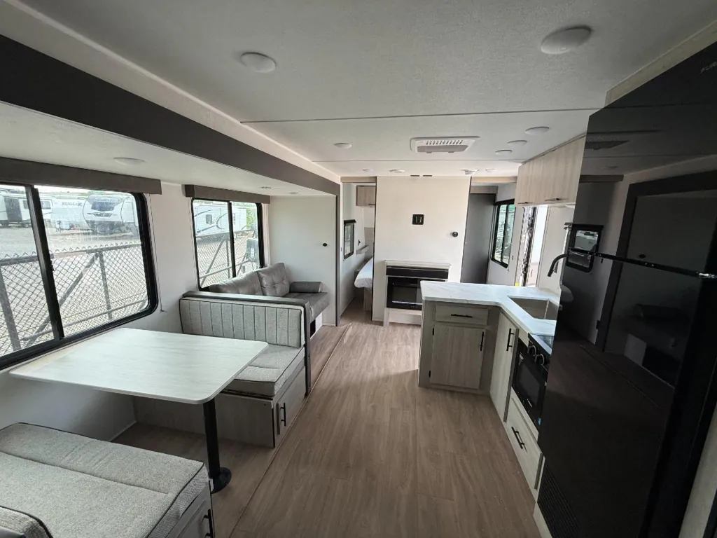 2027 EAST TO WEST Della Terra 280BH, Photos photo 4