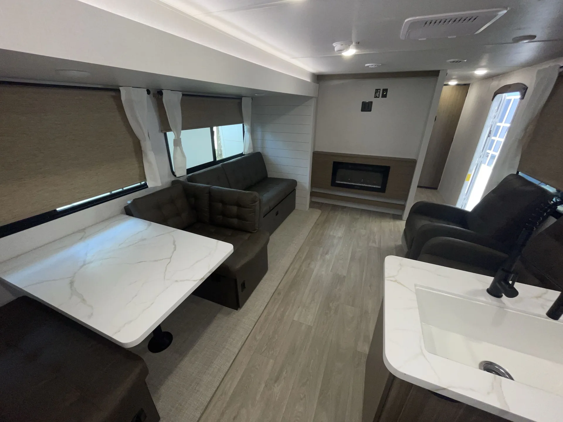 2027 Forest River Salem 27RK — living area main