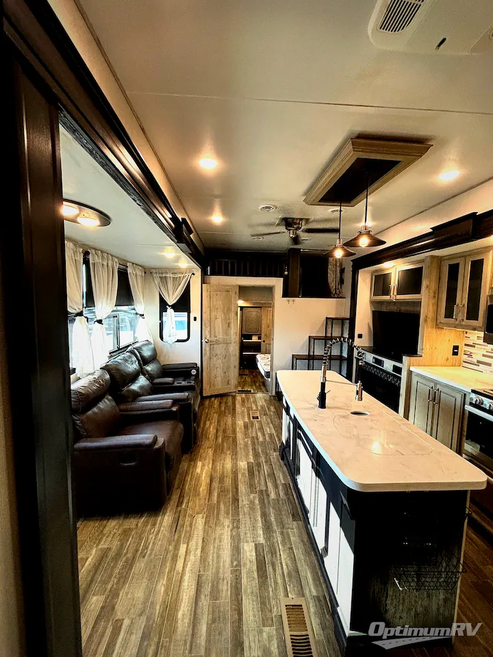 2022 Keystone Avalanche 390DS, Photos photo 5