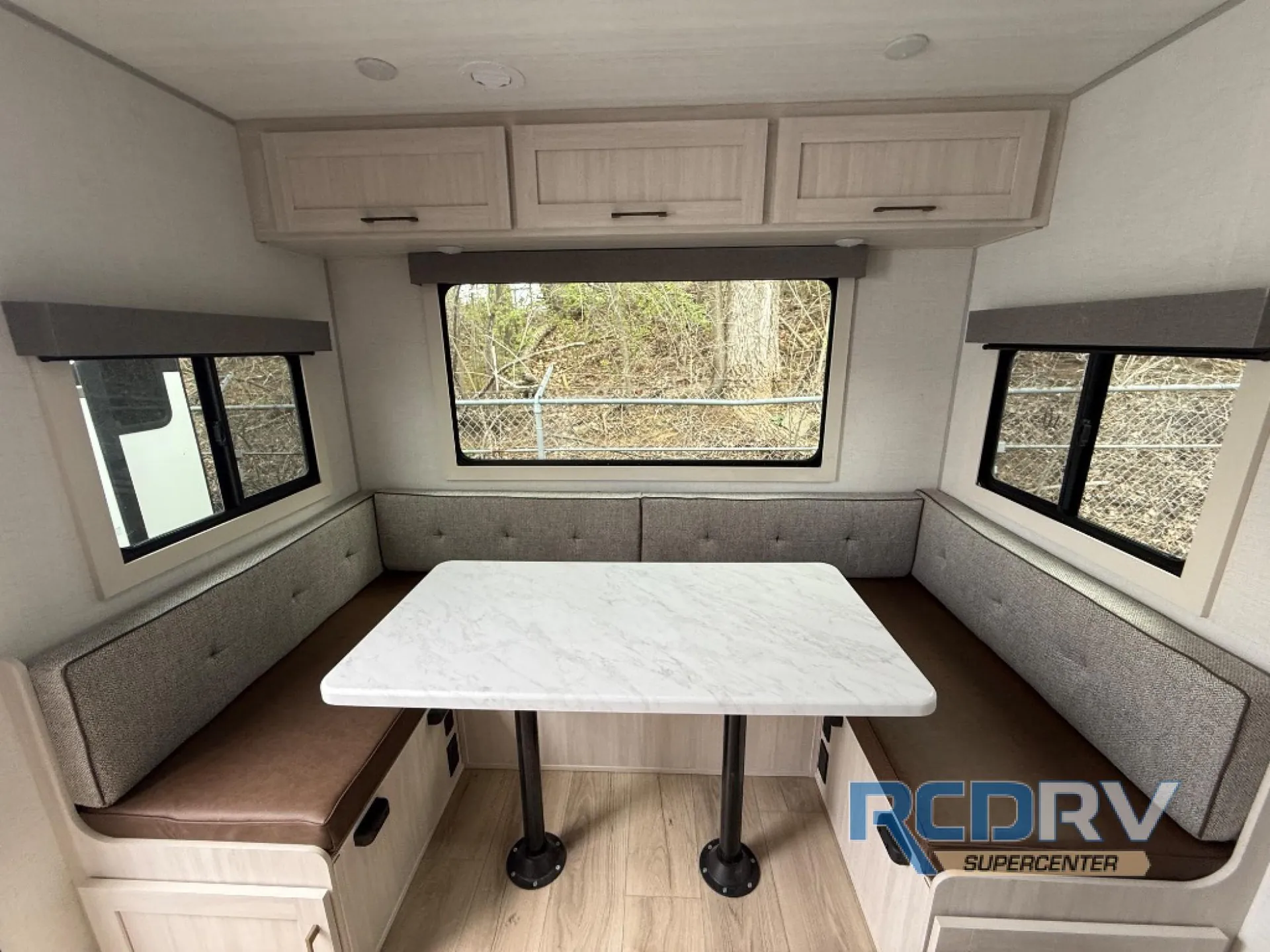 2026 Forest River Grand Surveyor 253RLS — Photo 5