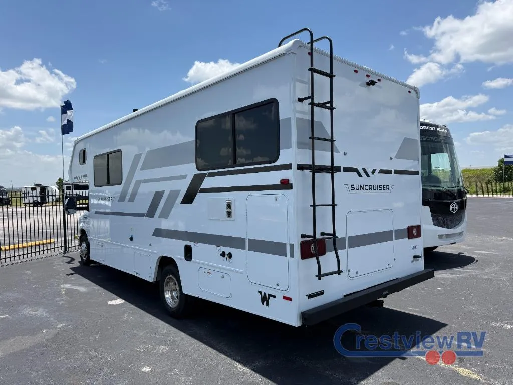 2027 Winnebago Suncruiser 24GG - Photo 4