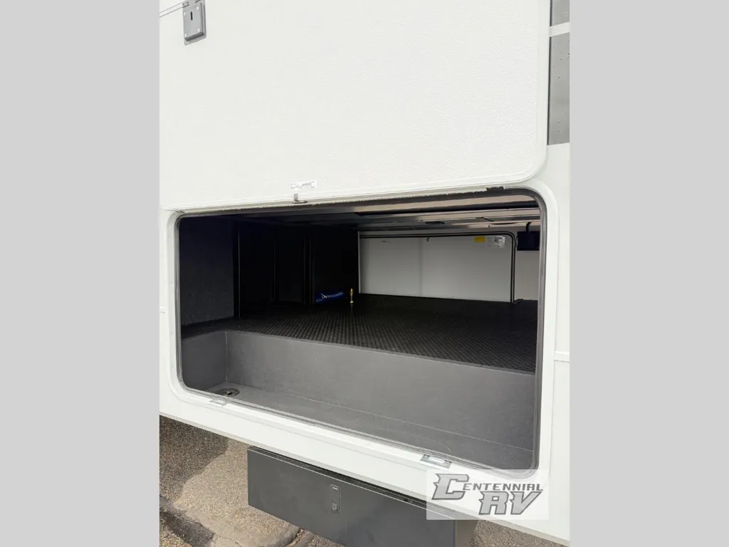 2026 Brinkley Model Z 3600, Photos photo 12
