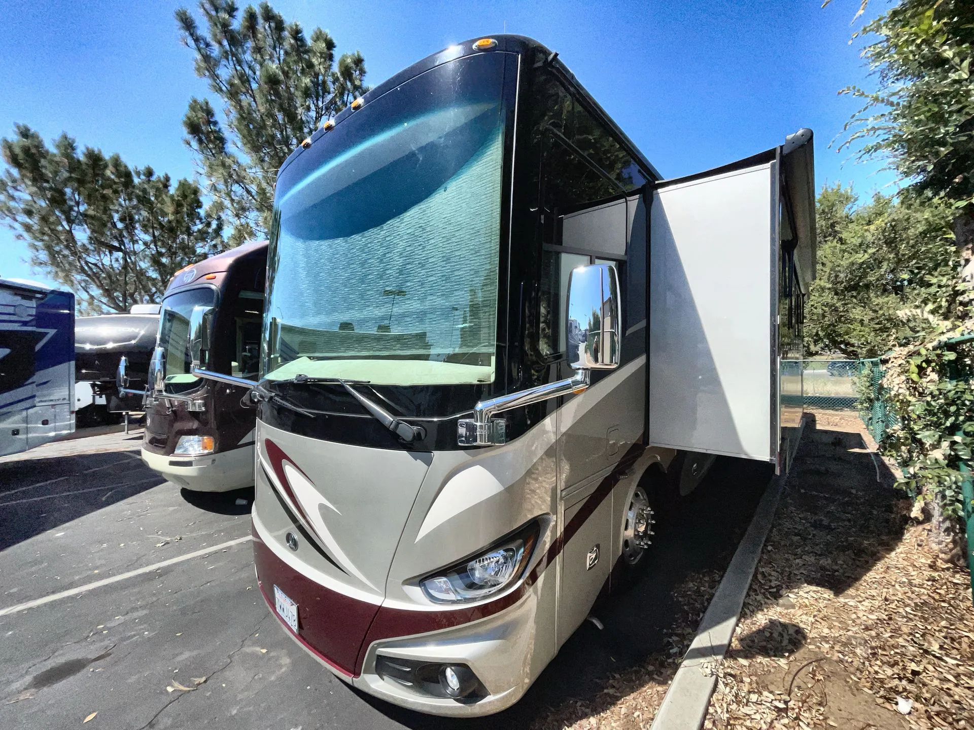 2017 Tiffin Phaeton 40 QKH - Photo 4