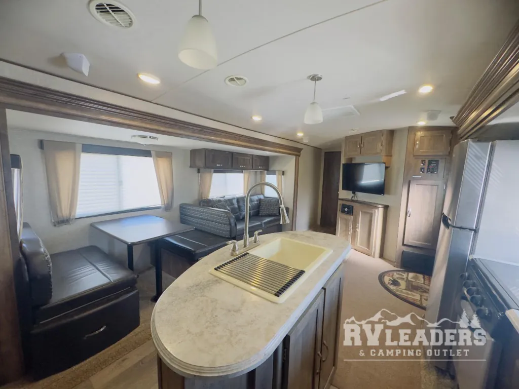 2017 Forest River Vibe 313BHS, Photos photo 25