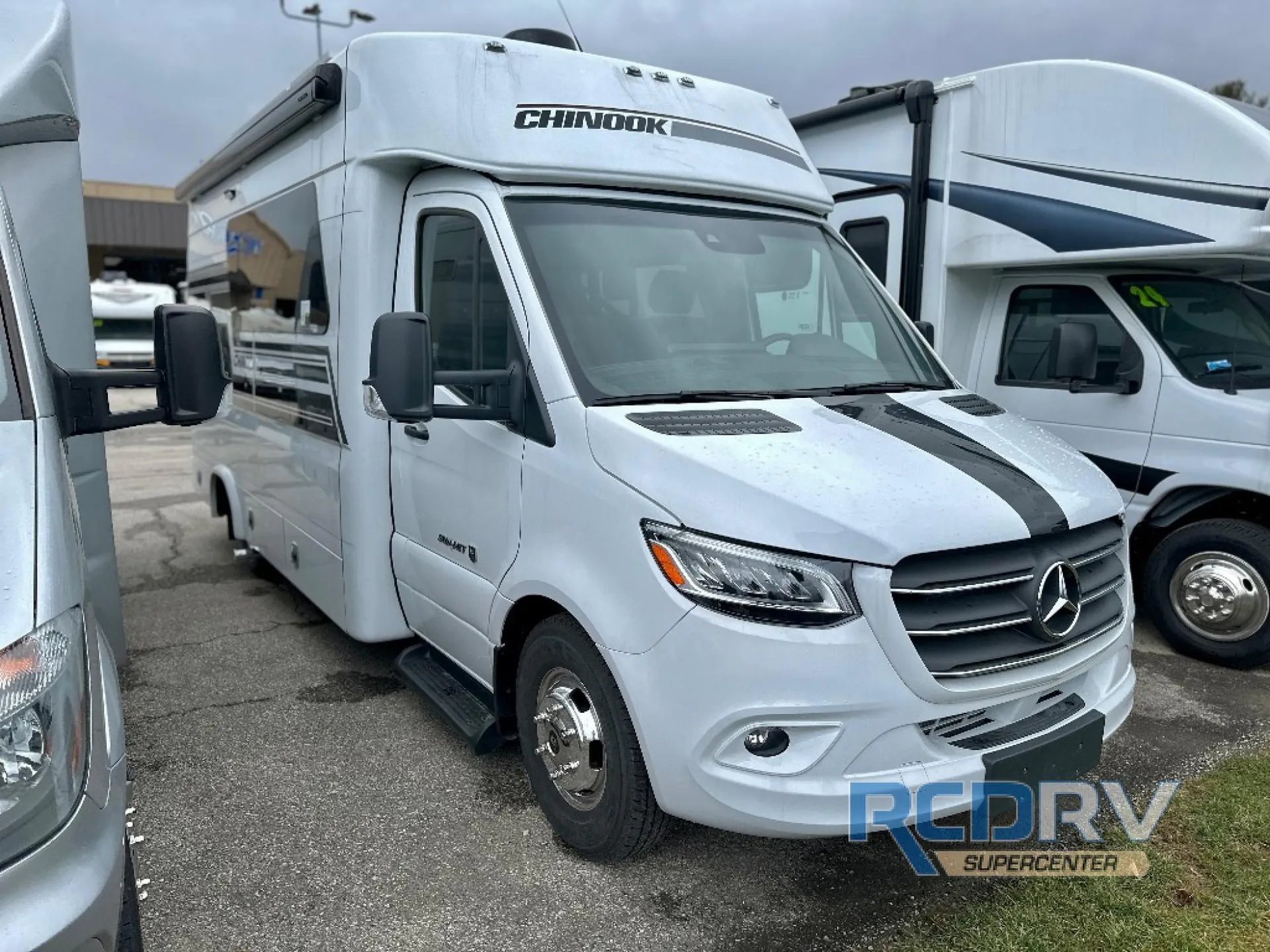 2024 Chinook RV Summit SS - Photo 2
