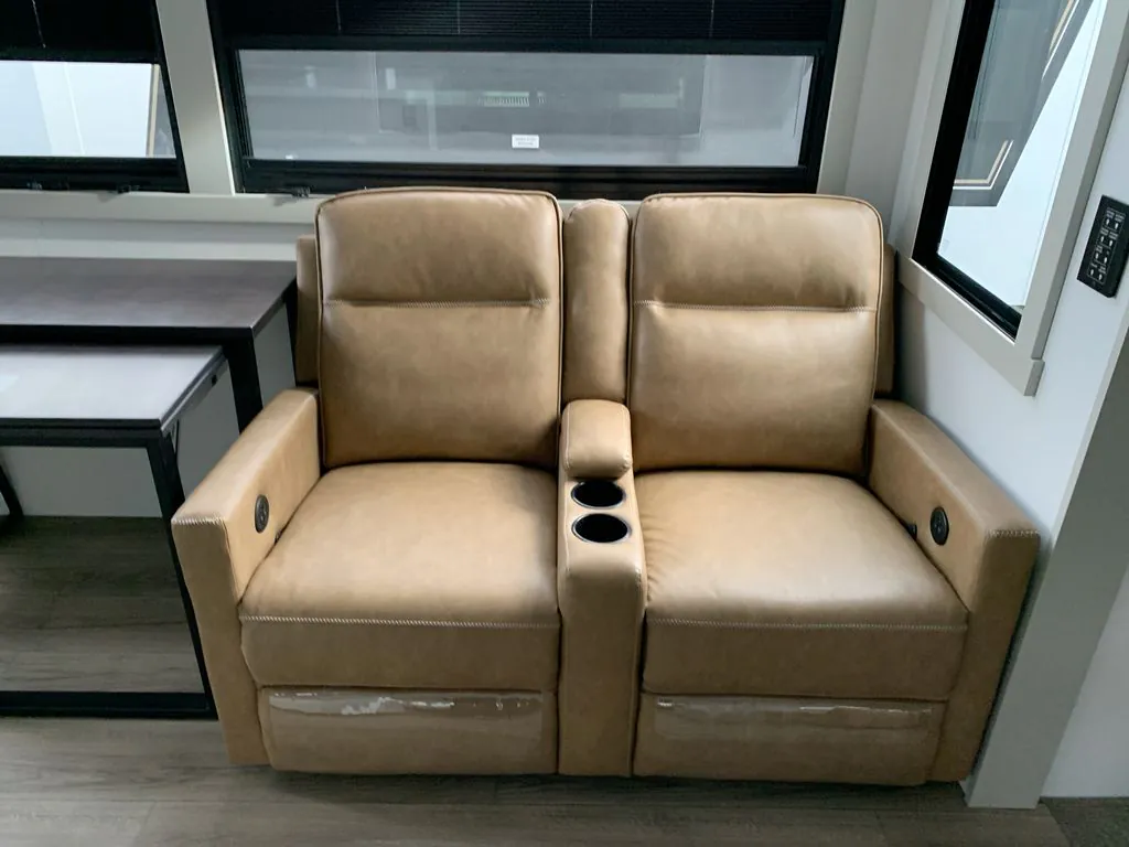 2026 Brinkley Model G 4100, Photos photo 7