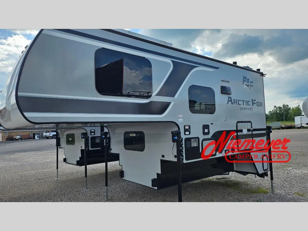2026 Northwood Arctic Fox Camper 990 - Photo 4