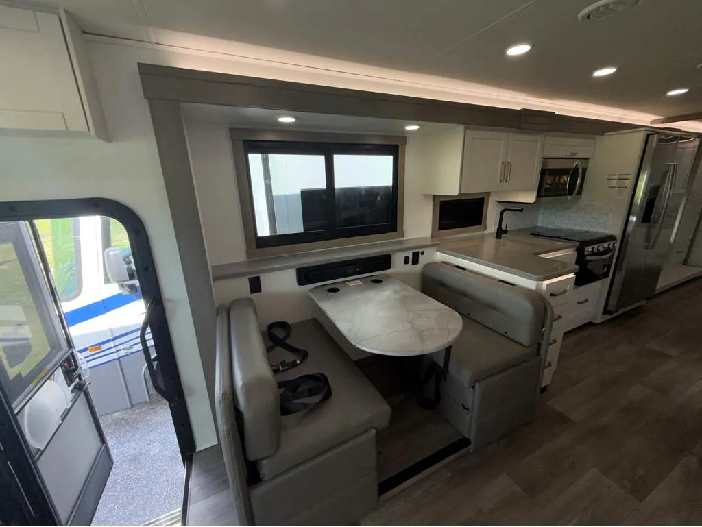 2027 Entegra Coach Vision XL 36C, Photos photo 14