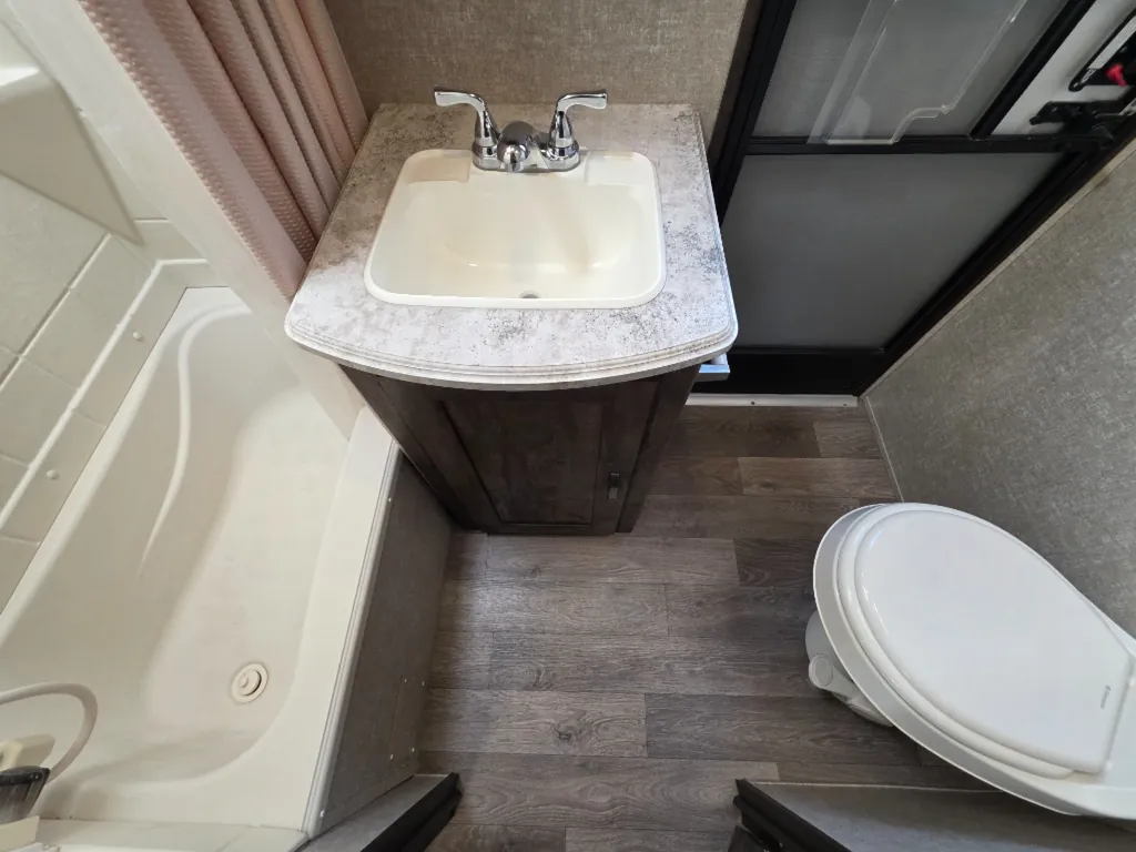 2018 Forest River Vibe 308BHS, Photos photo 33
