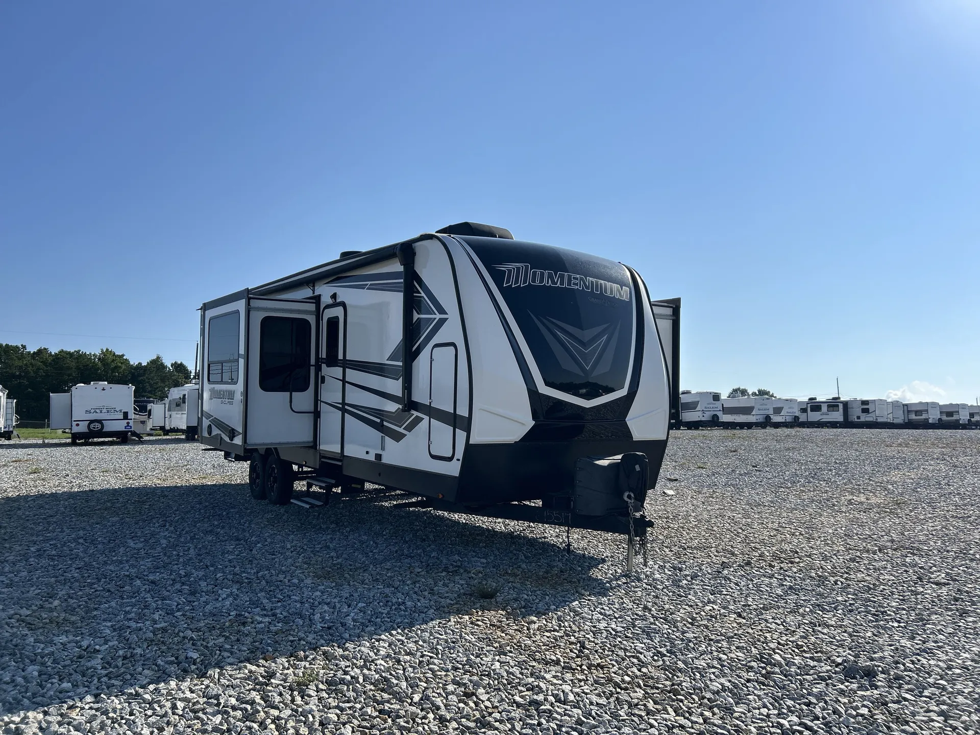 2021 Grand Design Momentum G Class 31G - Photo 2
