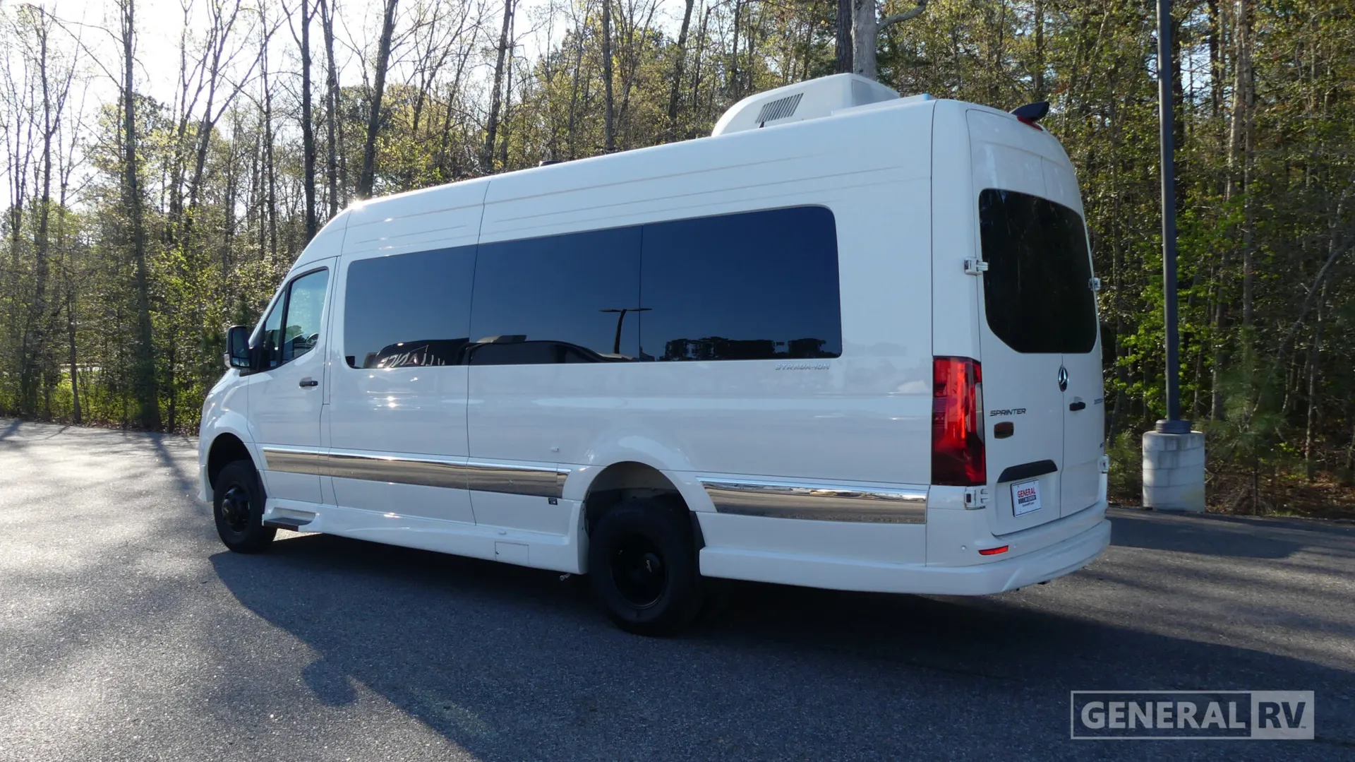 2027 Grech Motors Strada-ion Lounge AWD - Photo 4