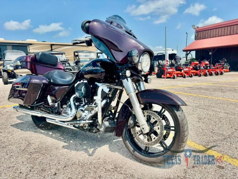 2011 Harley-Davidson Street Glide Used    FLHX - Photo 2