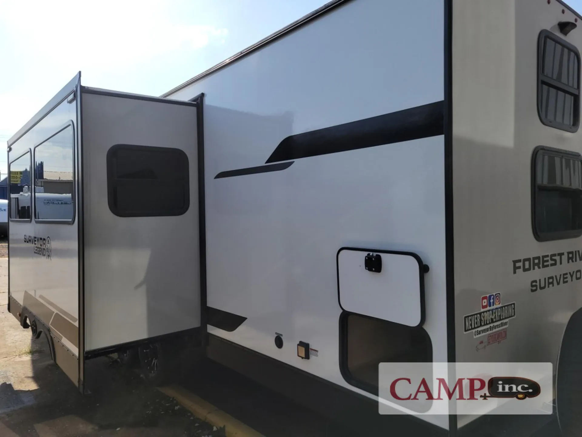 2026 Forest River Surveyor Legend 296QBLE — Photo 6