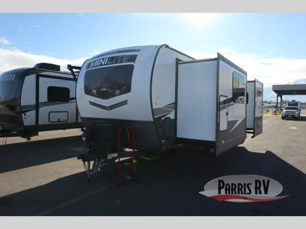 2025 Forest River Rockwood Mini Lite 2516S - Photo 4