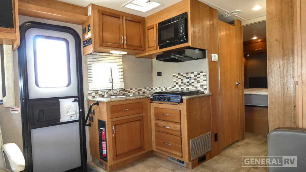 2016 Fleetwood Flair 26D, Photos photo 6