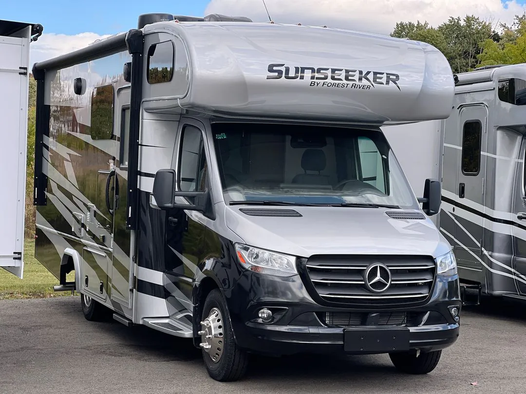 2025 Forest River Sunseeker MBS 2400DSB - Photo 2