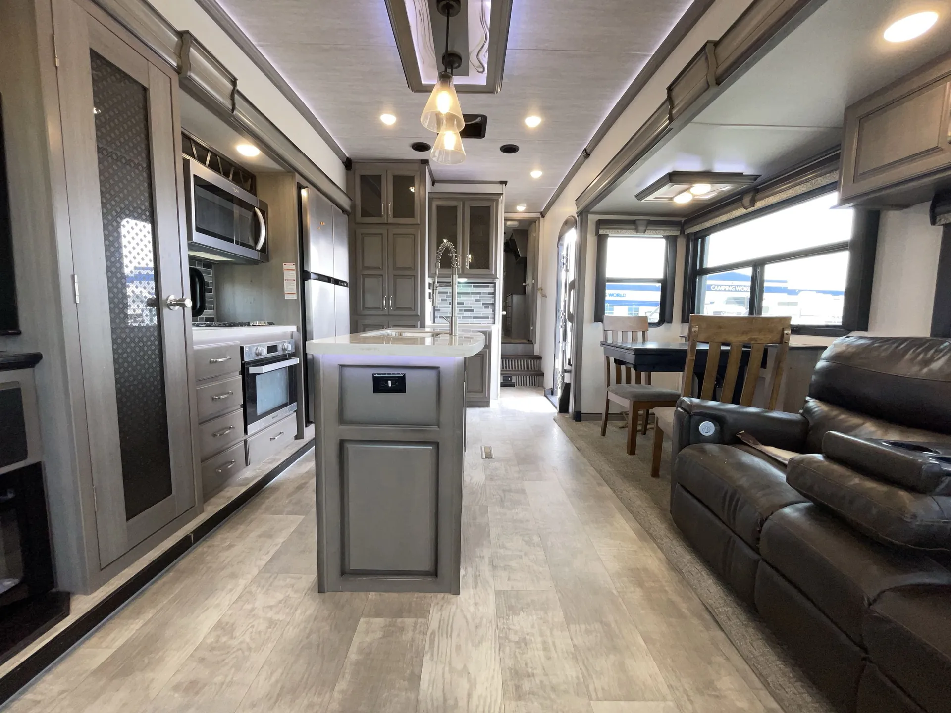 2020 Keystone Montana 3930FB — living area main