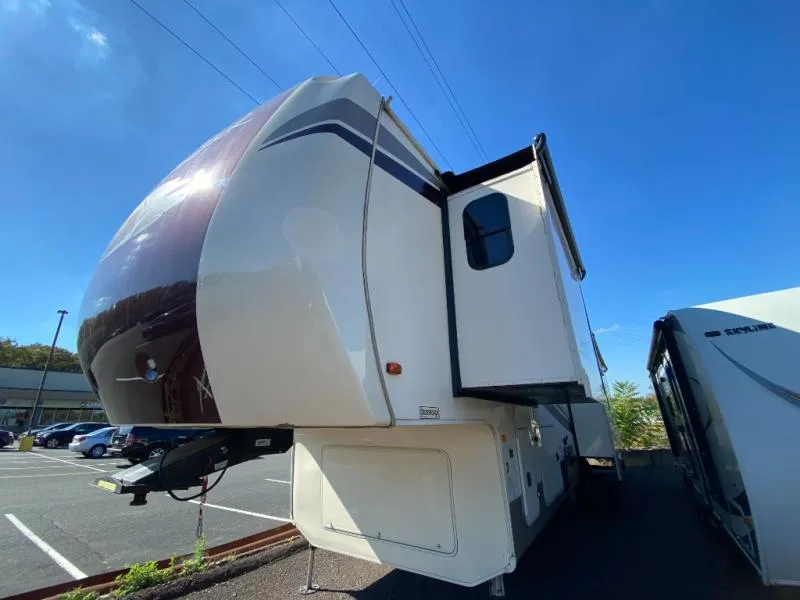 2018 Forest River Cedar Creek Hathaway Edition 36CK2 - Photo 4