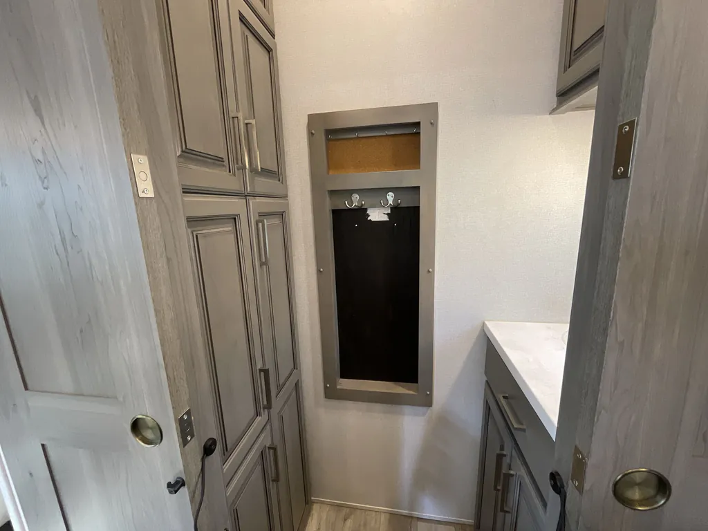 2021 Keystone Montana 3763BP, Photos photo 13