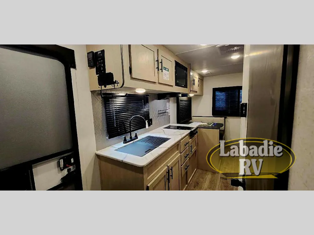 2026 Shasta RVs i-5 Edition 521CK, Photos photo 7