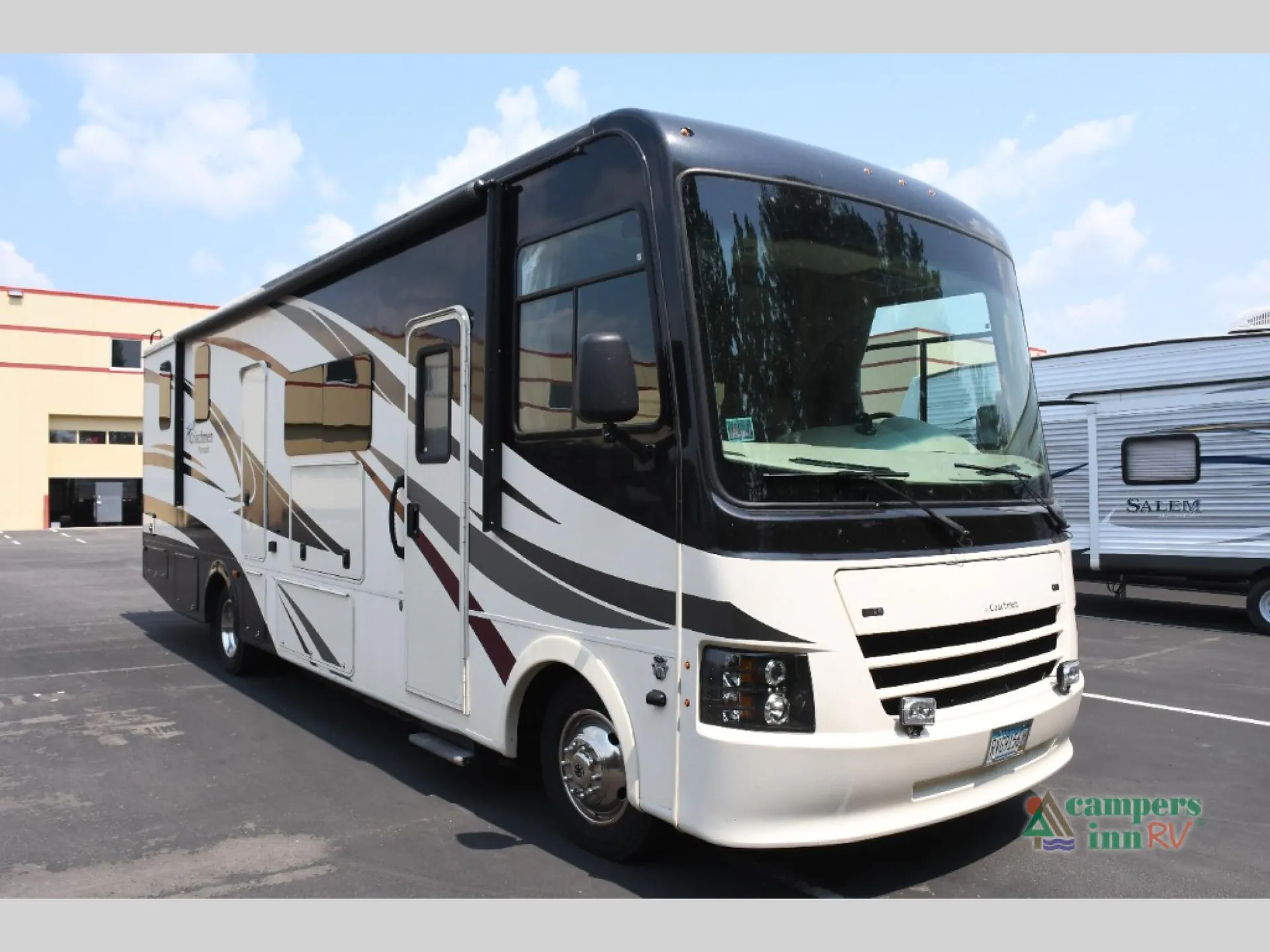 2018 Coachmen Pursuit 32WC - Photo 2