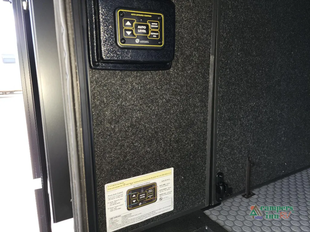 2025 Brinkley Model G 4100, Photos photo 9
