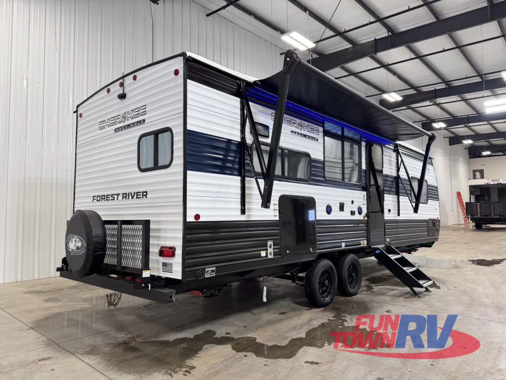 2026 Forest River Cherokee Grey Wolf 26SS — Photo 5