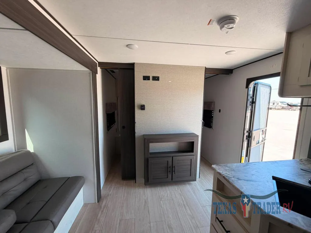 2027 Shasta i-5 Edition 532BEDS, Photos photo 9