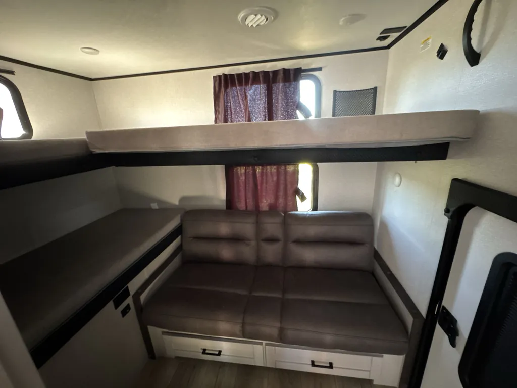 2026 Jayco Jay Feather 29QBH, Photos photo 2
