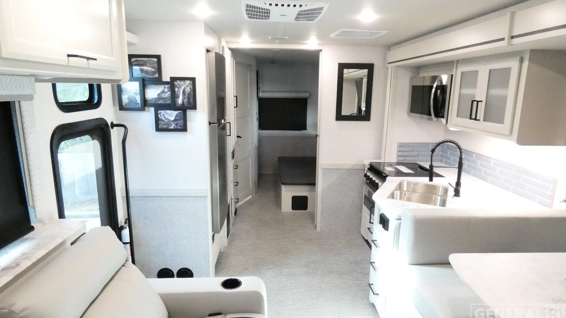 2026 Holiday Rambler Admiral 28A - Photo 3