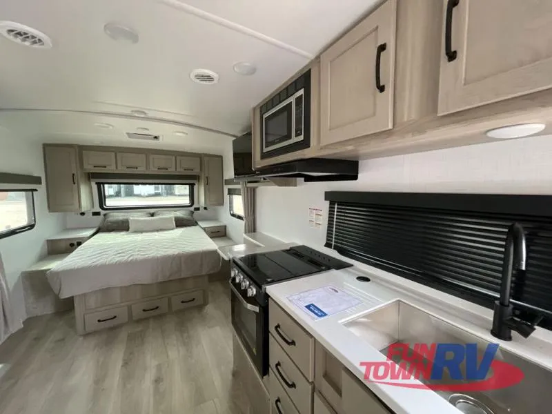 2025 Forest River Rockwood Mini Lite 2205S - Photo 4