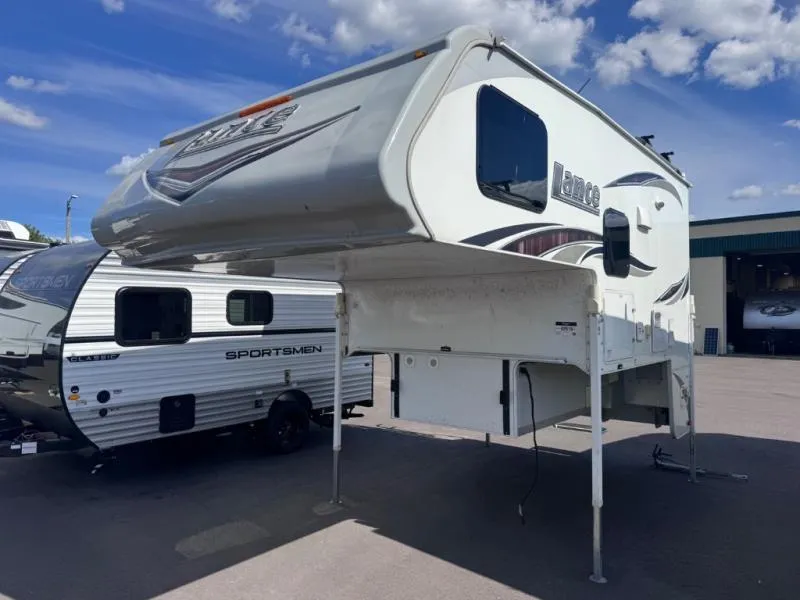 2019 Lance Lance 855S - Photo 3