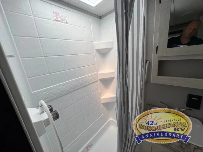 2023 Shasta RVs Shasta 32DS - Photo 4
