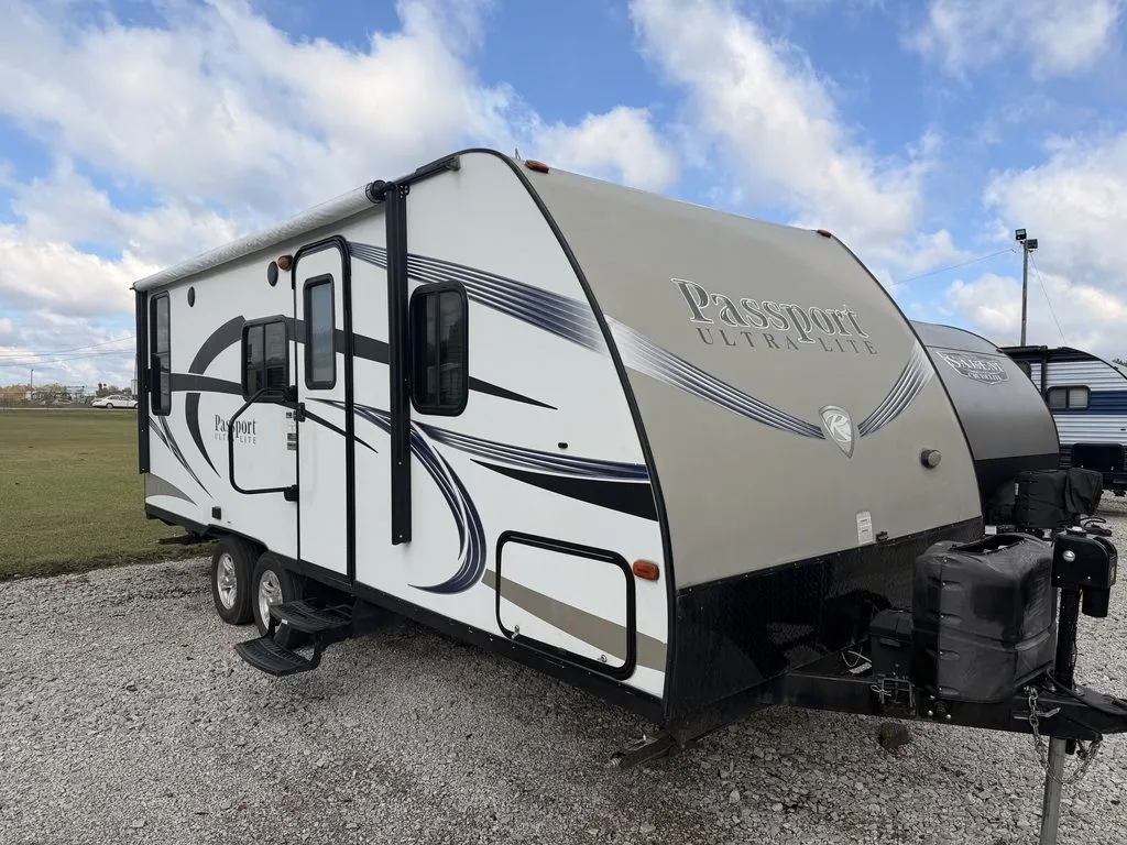 2016 Keystone RV Passport 234QBWE - Photo 2
