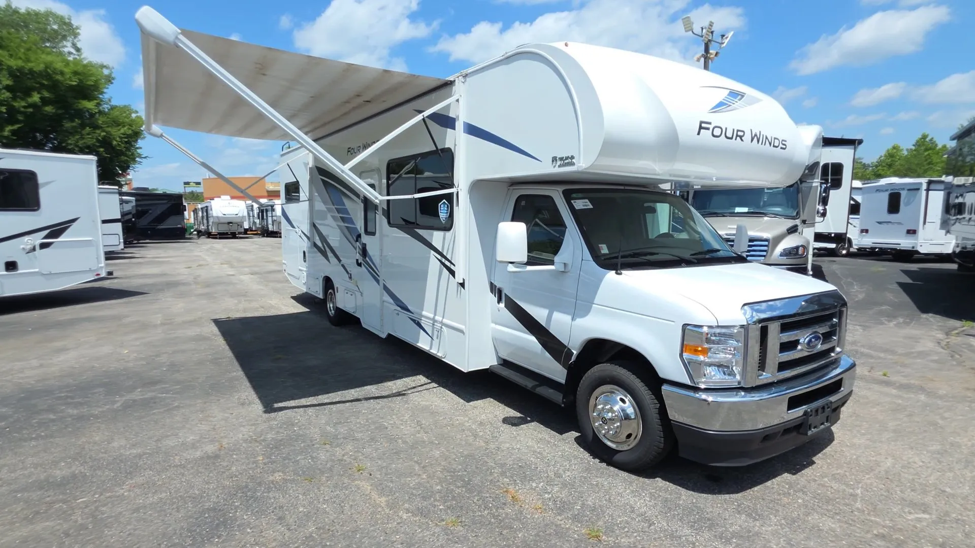 2024 Thor Motor Coach Four Winds 31EV - Photo 3