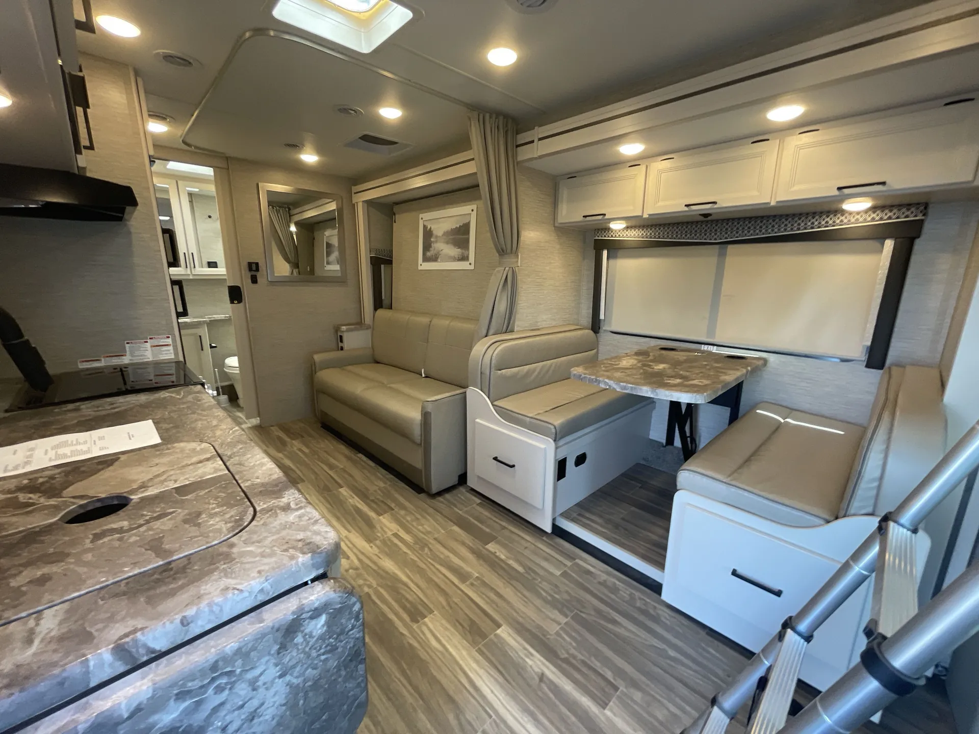 2023 Thor Motor Coach Four Winds 24LT — living area main