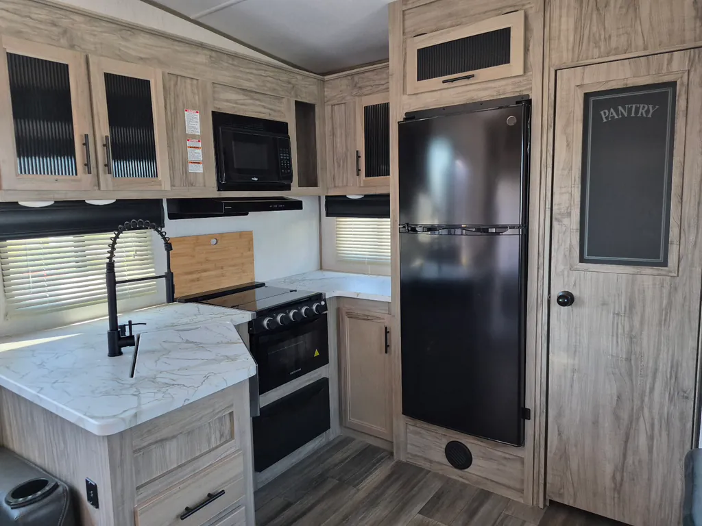 2023 Forest River ARTIC WOLF 261RK, Photos photo 8
