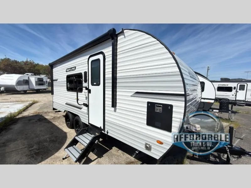 2026 Sunset Park RV Sun Lite 21TH - Photo 2