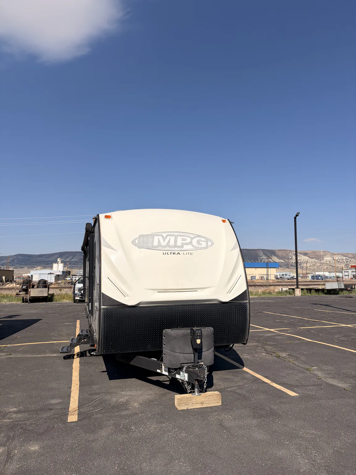 2017 Fleetwood Discovery 40E - Photo 2