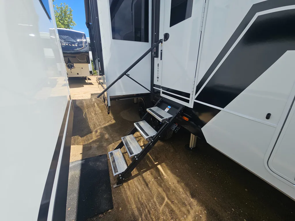 2026 Brinkley Model Z 3600, Photos photo 66