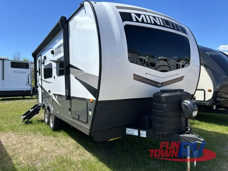 2025 Forest River Rockwood Mini Lite 2109S - Photo 2