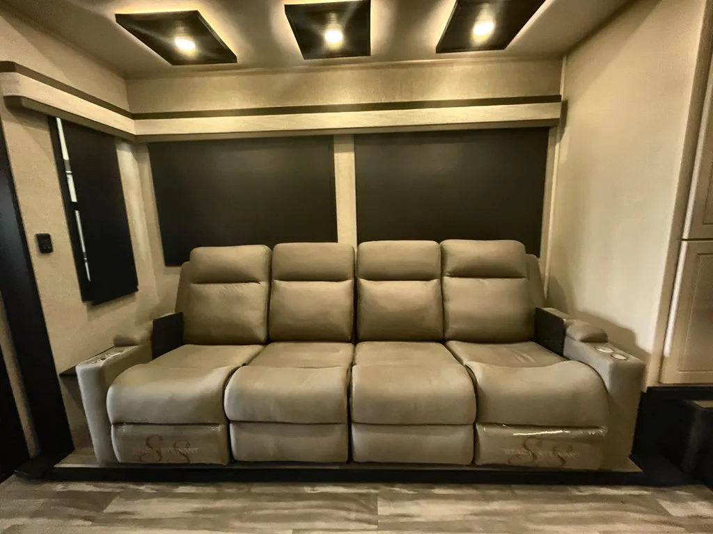 2025 Jayco Seismic Luxury Series 4113, Photos photo 14