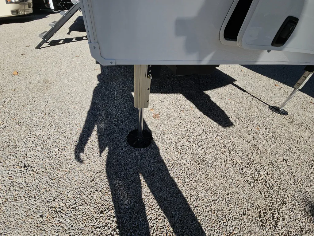 2026 Brinkley Model Z 3515, Exterior photo 13