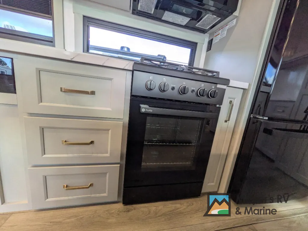 2026 Brinkley Model G 4100, Photos photo 11
