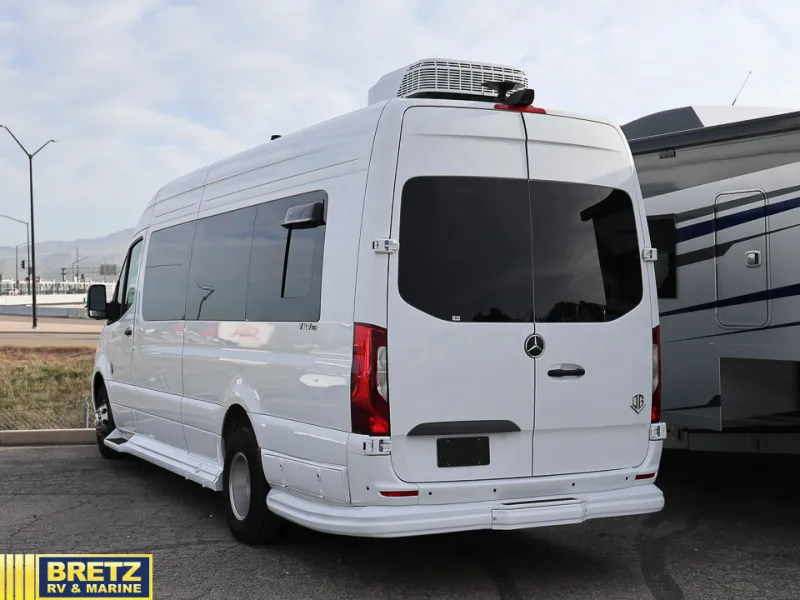 2025 OGV Luxury Coach V-RV 5RL - Photo 3