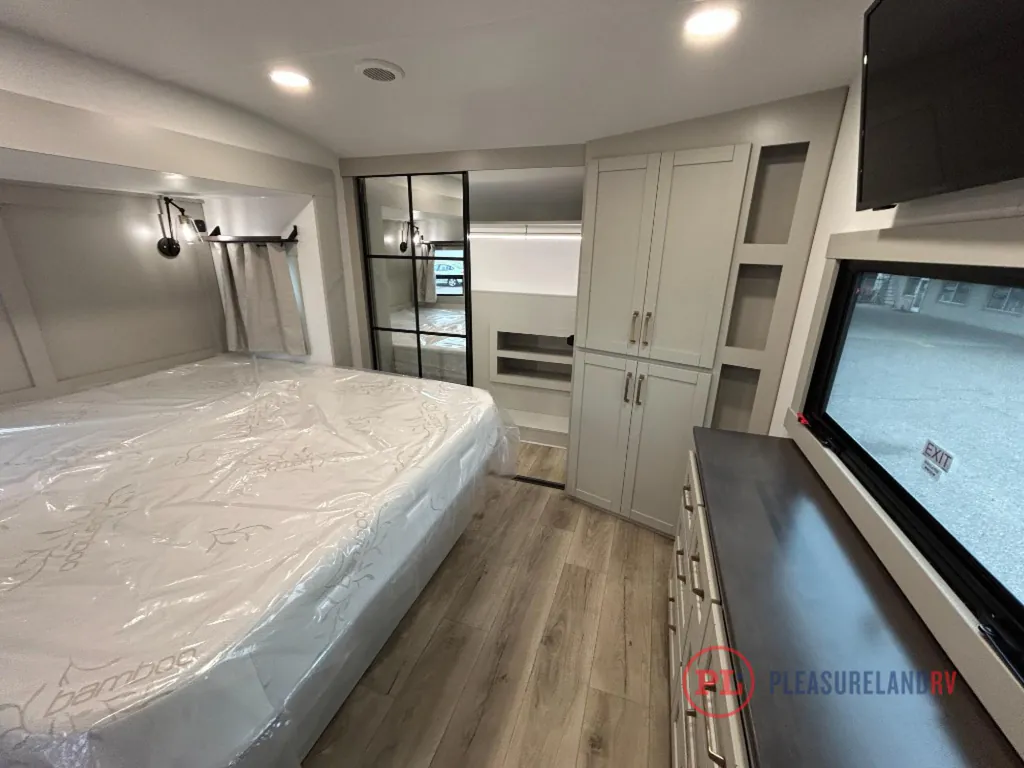 2026 Brinkley Model Z 3420, Photos photo 28