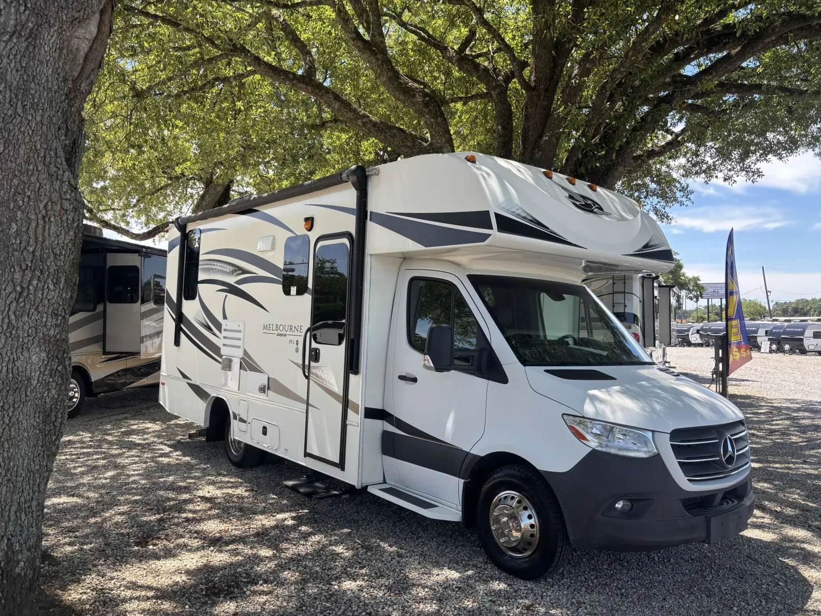 2020 Jayco Melbourne 24L - Photo 2