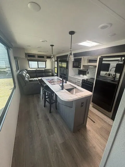 2027 Forest River Puma 290RL, Photos photo 5
