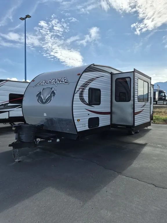 2017 Forest River Vengeance 29V - Photo 4